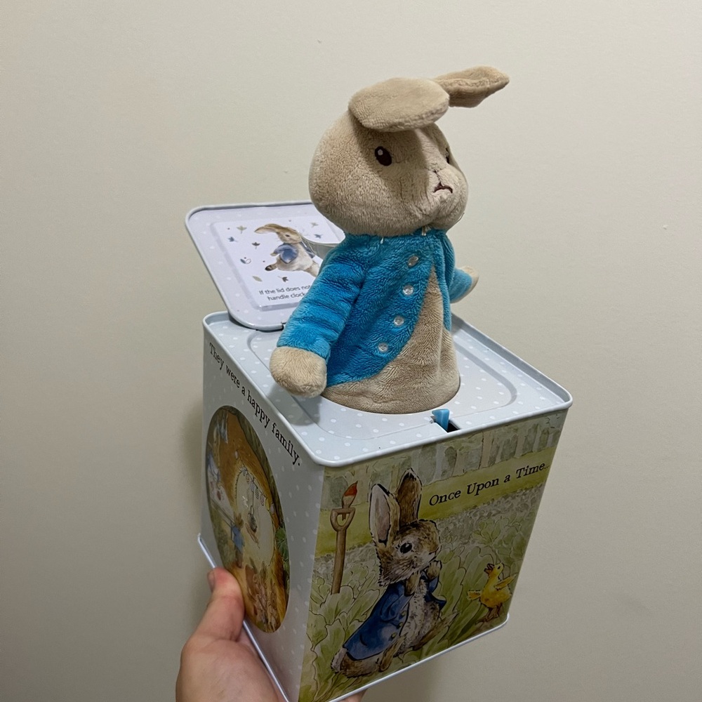 Peter Rabbit Music jack in the Box - Picture 2 of 5